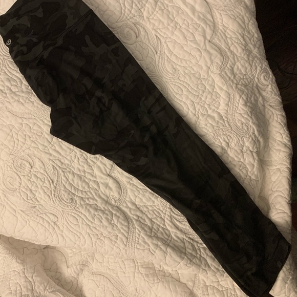 Lululemon Align Crop Camo - Picture 2 of 3